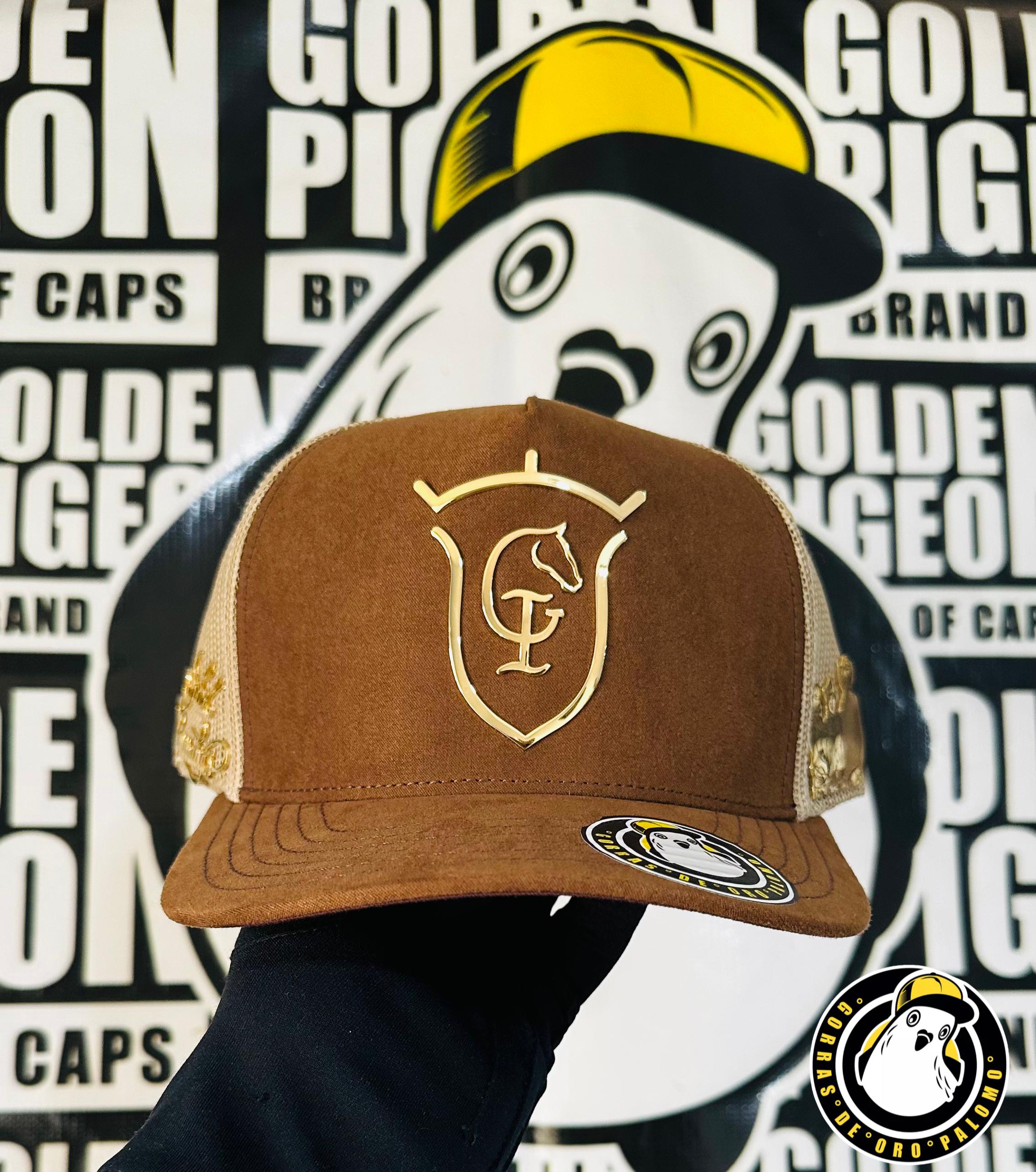 Gorra cafe personalizada con emblema dorado de Gorras de Oro Palomo
